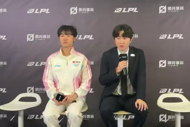 开云体育官网-Knight：HongQ优缺鲜明年轻英雄池深，对线激进可能失误也多